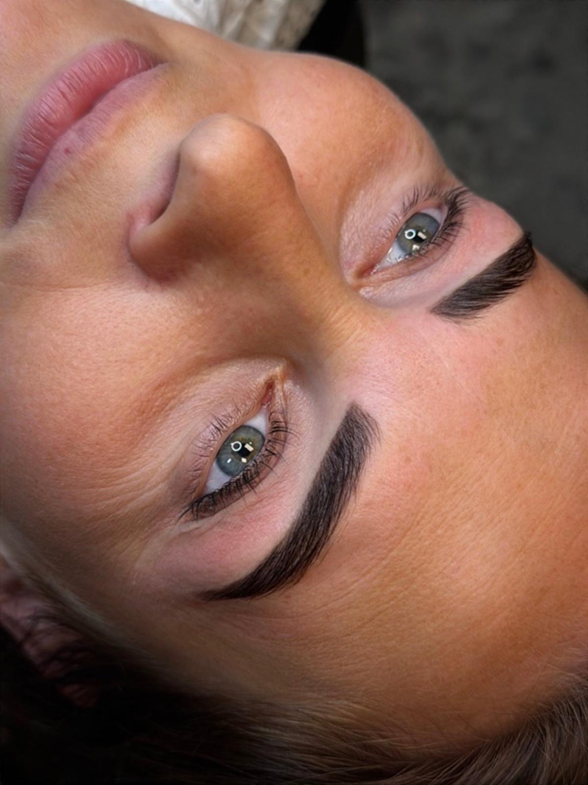 Henna brows bij Silon in Sneek